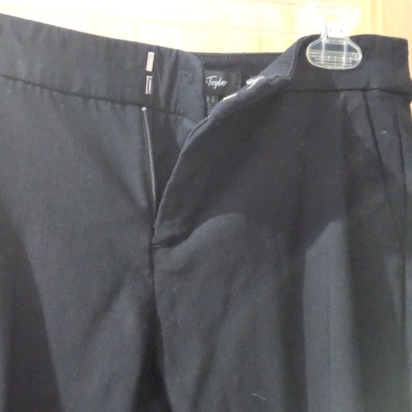 Lord & Taylor pants (Kelly Slim- Etroit), size 2/XS - Picture 4 of 9